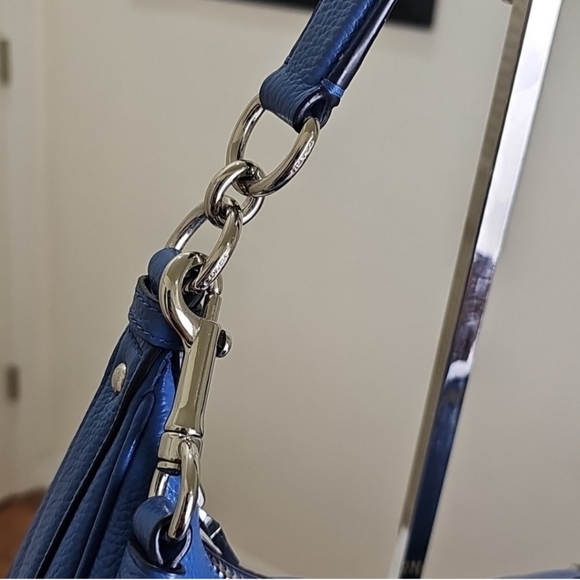 Coach F38250 Harley East West Hobo Medium Blue Pebbled Leather EUC - Picture 5 of 10